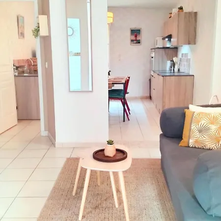 شقة With Terrace In A Quiet Area Of